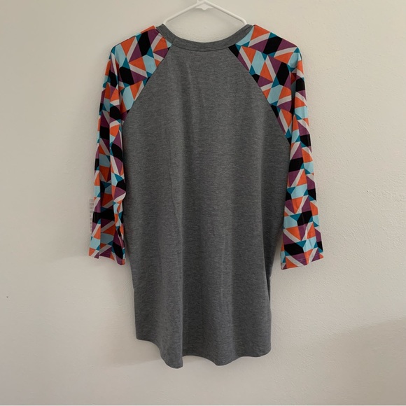 XL LuLaRoe Randy geometric patterned baseball tee - Picture 3 of 3